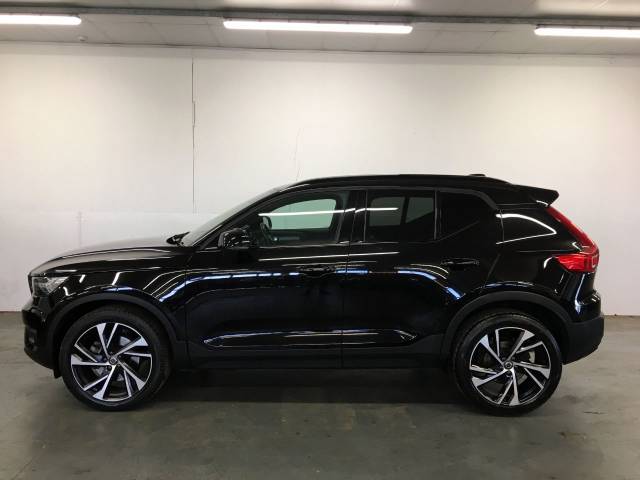 2020 Volvo XC40 2.0 B4P R DESIGN Pro 5dr Auto