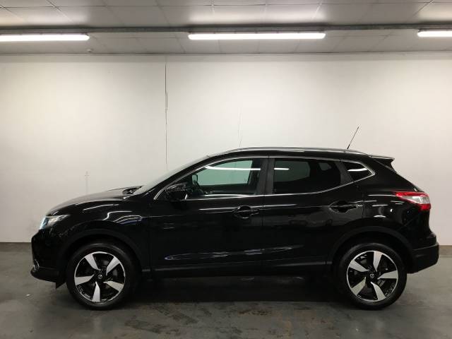 2016 Nissan Qashqai 1.5 dCi N-Connecta 5dr