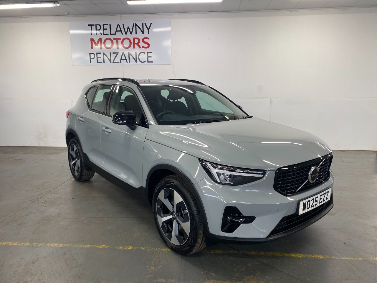 2025 Volvo XC40