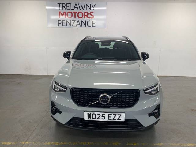 2025 Volvo XC40 2.0 B4P Plus Dark 5dr Auto