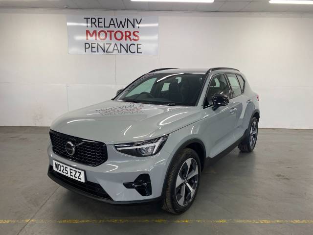 2025 Volvo XC40 2.0 B4P Plus Dark 5dr Auto
