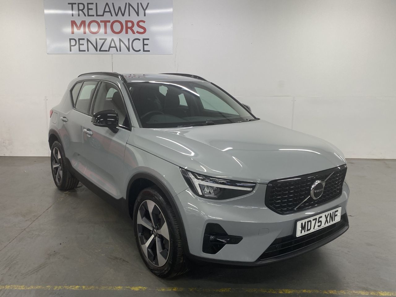 2025 Volvo XC40